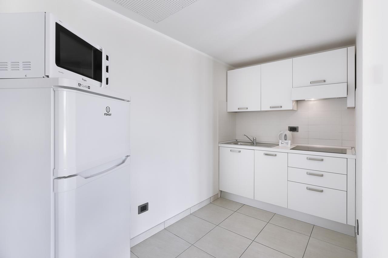 Diano Sporting Apartments Диано-Марина Экстерьер фото